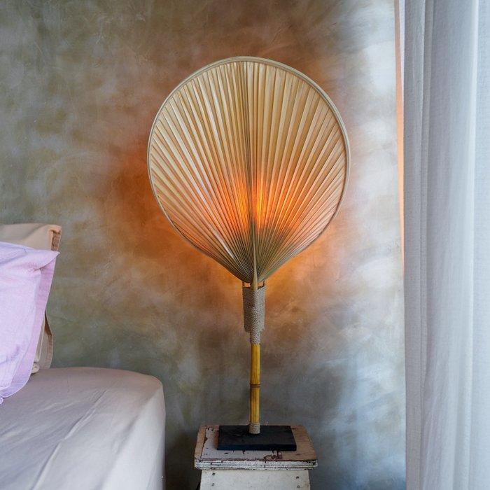 Artisanal Palm Leaf Lampshade - Tafellamp - Palm Leaf,, Antiek en Kunst, Kunst | Designobjecten