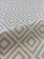 Prestigieuze stevige stof met een grijs-bruin geometrisch