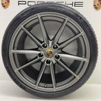 Porsche 992 ORIGINELE 20/21 Carrera S Titanium winter (8MM), Ophalen, Gebruikt, 295 mm, Banden en Velgen