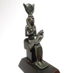 Oude Egypte, Ptolemeïsch Brons Zittende Isis met jonge Horus