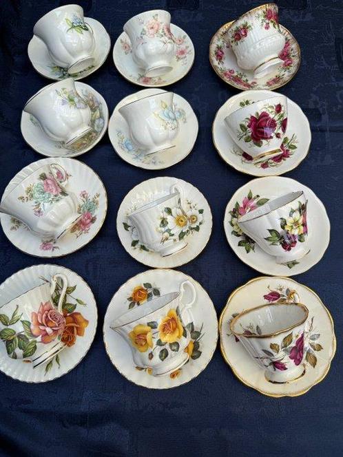 English porcelain tea/coffee set - Kop en schotel -, Antiek en Kunst, Antiek | Meubels | Tafels