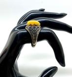 Ring met natuurlijke Baltische barnsteen in sterling zilver
