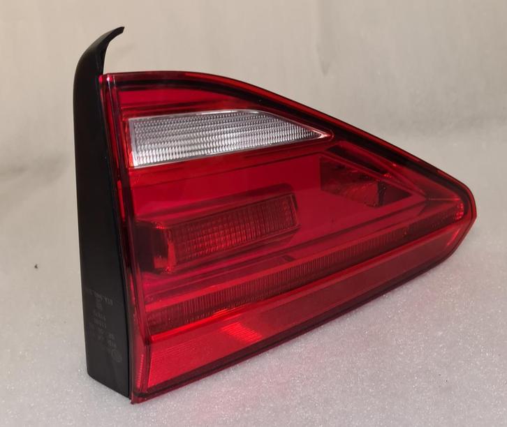 Achterlicht achter licht binnen Rechts Touran 2015+ 5TA9..., Auto-onderdelen, Verlichting