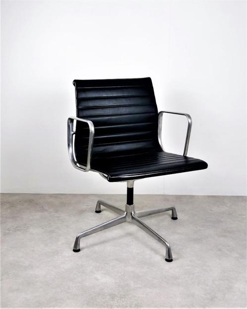 Vitra Eames EA108 aluminium frame/zwart leer (nero)   3x, Huis en Inrichting, Stoelen, Vijf, Zes of meer stoelen, Zwart, Zo goed als nieuw