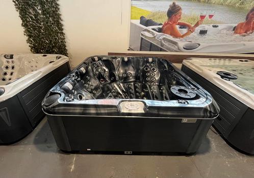 Nieuw - Luxe Jacuzzi Passion Devotion 2x ligplaats zwart, Tuin en Terras, Bubbelbaden en Hottubs, Nieuw, Filter, Trap
