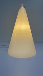 SCE France Teepee piramide design tafellamp opaalglas, Huis en Inrichting, Lampen | Tafellampen, Nieuw