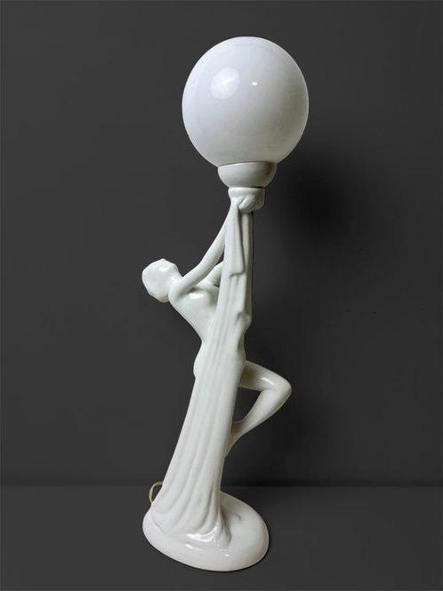 Lamp - Design witte keramiek vrouw lamp - Keramiek, Antiek en Kunst, Curiosa en Brocante