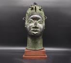 Moederkoningshoofd - leven - Benin (Zonder Minimumprijs)