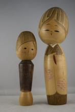 Twee vintage Kokeshi-poppen - Hout - Torao Hosaka - Japan -, Antiek en Kunst, Curiosa en Brocante