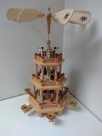 Kerstbeeldje ornament - Draaiende kerstpiramide, 3