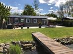 Vakantiehuis te huur aan het water in Friesland, chalet,, Recreatiepark, Chalet, Bungalow of Caravan, Aan meer of rivier, 2 slaapkamers