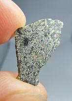 Mars meteoriet (Shergottiet, Olijnhoudend). NEA 053. - 0.5 g