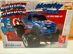 AMT 1/32 Captain America Monster Truck 857-12, Hobby en Vrije tijd, Modelbouw | Auto's en Voertuigen, Overige merken, Auto, Groter dan 1:32