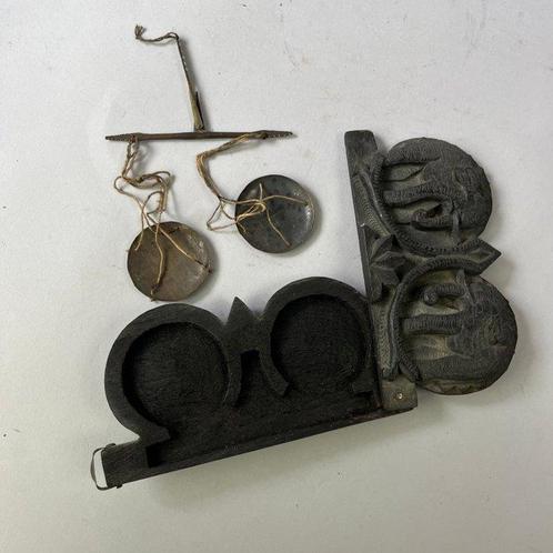 Weegschaal - Chinese Opium scale - Hand carved with, Antiek en Kunst, Curiosa en Brocante