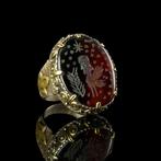 Islamitisch Zilver Ring met carnelian intaglio met, Antiek en Kunst