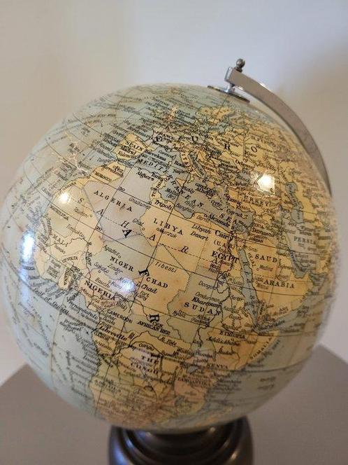 Globe - 1950-1960 - Geographia London, Antiek en Kunst, Curiosa en Brocante