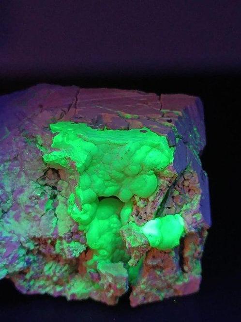 Tiffany Stone (Fluoriet, Chalcedoon) Fluorescerend Exemplaar, Verzamelen, Mineralen en Fossielen