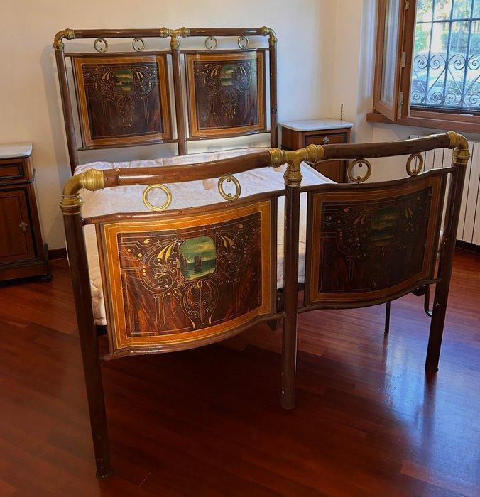 Bed - Metaal, parelmoer, Hout - Metalen bed, Antiek en Kunst, Kunst | Designobjecten