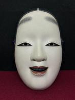 Noh masker - aardewerk of iets anders, prachtig Japans