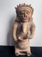 Jama Coaque Terracotta zeer groot Jama-Coaque figuur.