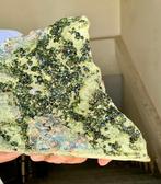 Natuurlijk zeldzaam groen demantoïde granaat kristalmonster, Verzamelen