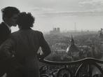 Willy Ronis (1910–2009) - Les amoureux de la Bastille,