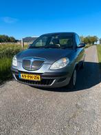 Lancia Ypsilon 1.2 2004 Grijs, Auto's, Stof, Gebruikt, Hatchback, Voorwielaandrijving