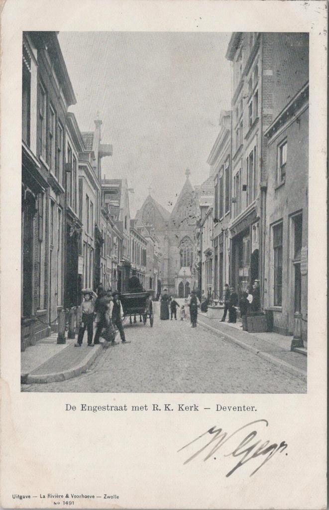 DEVENTER - De Engestraat met R. K. Kerk, Verzamelen, Ansichtkaarten | Nederland