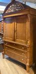 antiek eiken kabinet, deels demontabel, 239 cm hoog, 156 br.