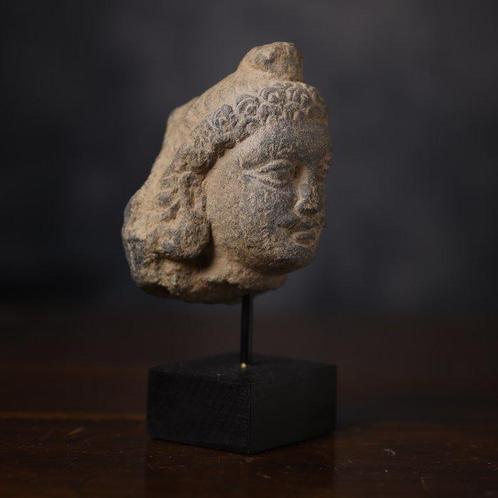 Gandhara Boeddha hoofd in graniet - 10 cm, Verzamelen, Mineralen en Fossielen
