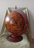 Celestial and terrestrial globes - mini-bar secreter -