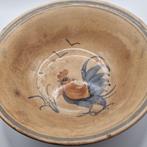 Oud Indo-Chinees Geglazuurde keramiek Kom met Coq-ontwerp -