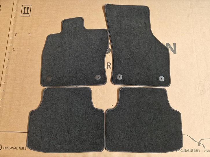 Mattenset VW Golf 8 Variant Station voetmatten Origineel Nie, Auto-onderdelen, Overige Auto-onderdelen, Nieuw, Volkswagen, Verzenden