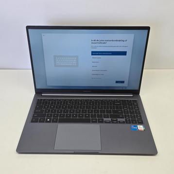 Samsung Galaxy Book 4 i5 512GB | Nieuwstaat beschikbaar voor biedingen