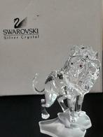 Swarovski - Beeldje - Lion standing on a rock - 269377 - Box
