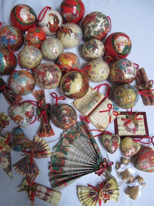 Kerstballen (28) - Verzameling nostalgische papier-maché, Diversen, Kerst