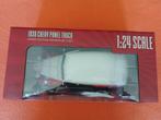 Crown Premiums 1:24 - Modelauto (2) - Chevy Panel Truck 1939, Nieuw