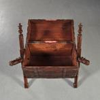 Een collectors item om collectors items in op te bergen: Dec, Antiek en Kunst, Antiek | Meubels | Kasten, Ophalen of Verzenden