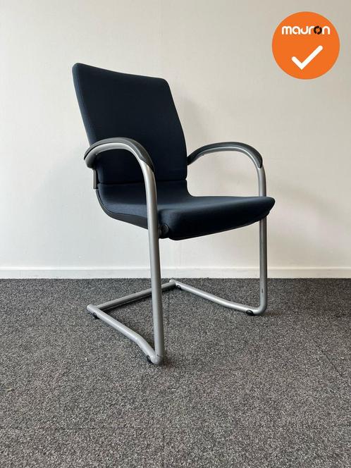 Ahrend 230 vergaderstoel - Zilvergrijs frame - Blauwe stoffe, Zakelijke goederen, Kantoor en Winkelinrichting | Kantoormeubilair en Inrichting