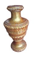 Decoratief ornament - Italië - dennenappel bedekt