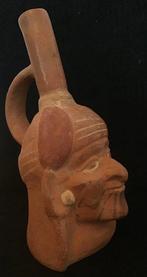 Precolumbiaanse Moche portret hoofdvaas met beschilderd