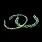 Viking periode Brons set van 2 gedraaide armbanden (Zonder