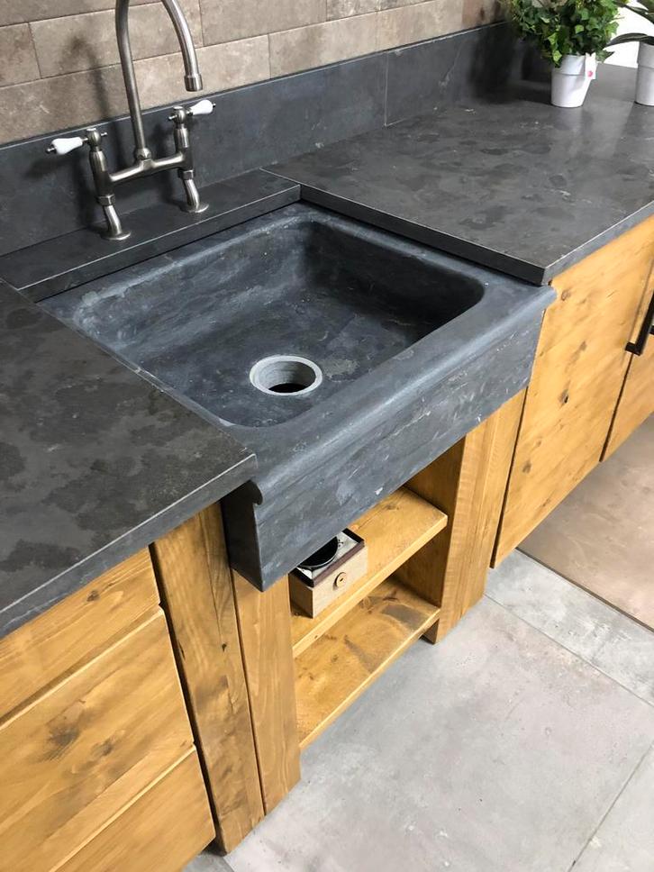 buitenkeuken spoelbak keukenbladen hardsteen natuursteen, Tuin en Terras, Buitenkeukens, Nieuw