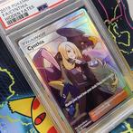 Pokémon - 1 Graded card - Cynthia #SV82 Foil, Full art - PSA, Hobby en Vrije tijd, Verzamelkaartspellen | Pokémon, Nieuw