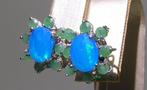 Smaragd Smaragden en blauwe opalen oorbellen cabochon -