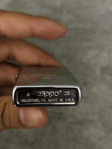 Zippo - Zippo White Ice Spade Ace Lighter - Zonder beschikbaar voor biedingen