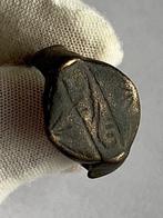 Item 110. Islamitisch Brons Ring - Middeleeuwen 10e–14e eeuw