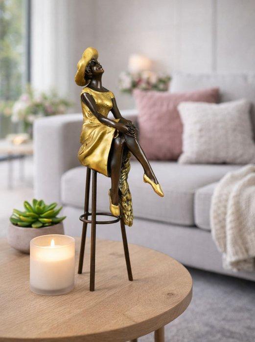 after Chiparus - sculptuur, Lady at the Bar - 1 kg - 28 cm -, Antiek en Kunst, Curiosa en Brocante