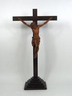 Geïnspireerd door de antieke stijl Crucifix - Buxushout,