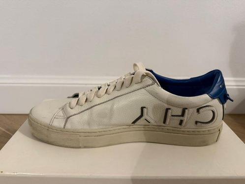 Givenchy - Givenchy Reverse Letters Low Top Sneaker -, Kleding | Heren, Schoenen